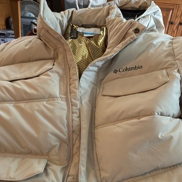 Columbia Men's Cream Puffer Jacket - Picture 1 of 10
